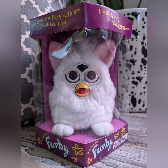 Furby-White UNOPENED 1998 Tiger Electronics, LTD. - Picture 6 of 6